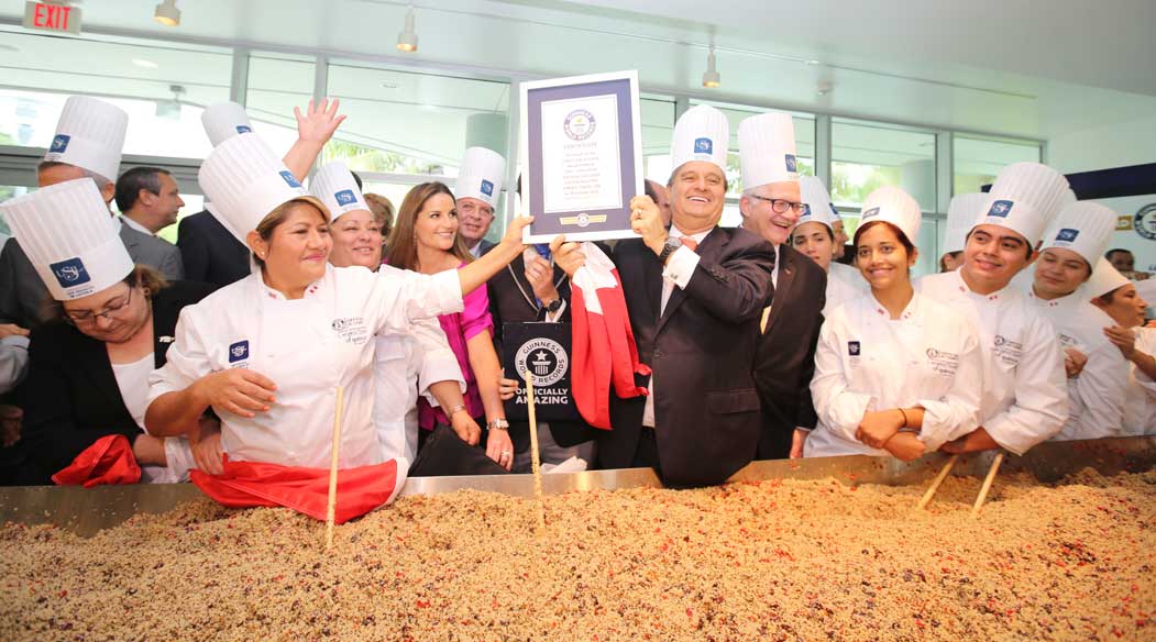 USIL logró récord Guinness con la ensalada de quinua más grande del mundo