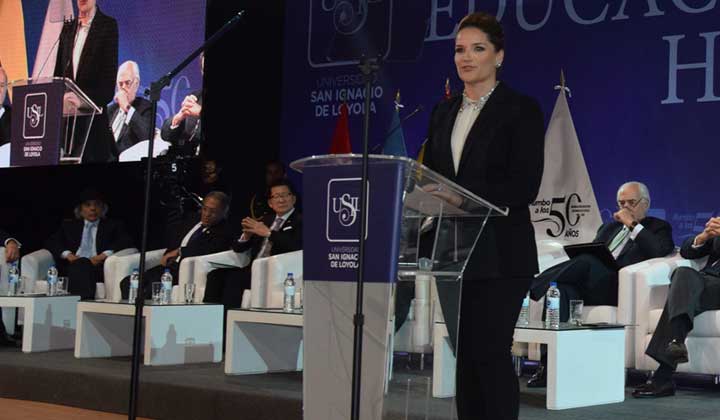 Luciana de la Fuente: “Una buena salud y una educación de calidad son las bases del desarrollo nacional”