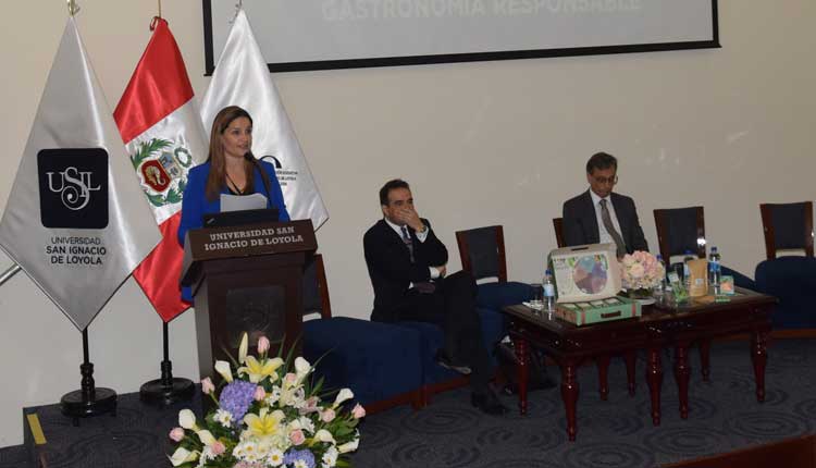 Luciana de la Fuente inauguró simposio de nutrición en la USIL